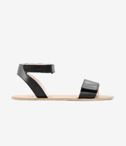 Be Lenka Iris, Black