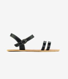 Be Lenka Summer, Black